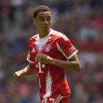 Musiala se lesiona em Bayern x PSG e está fora do Mundial