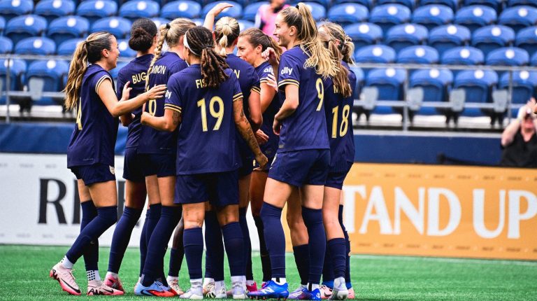 Reign FC vence Urawa Red Diamonds por 2-1 — Seattle Reign FC