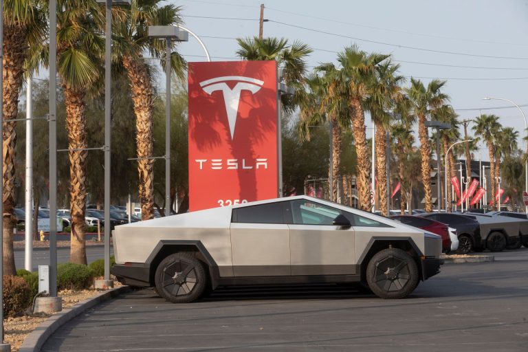 Reunião anual de acionistas da Tesla: prazo até 13!