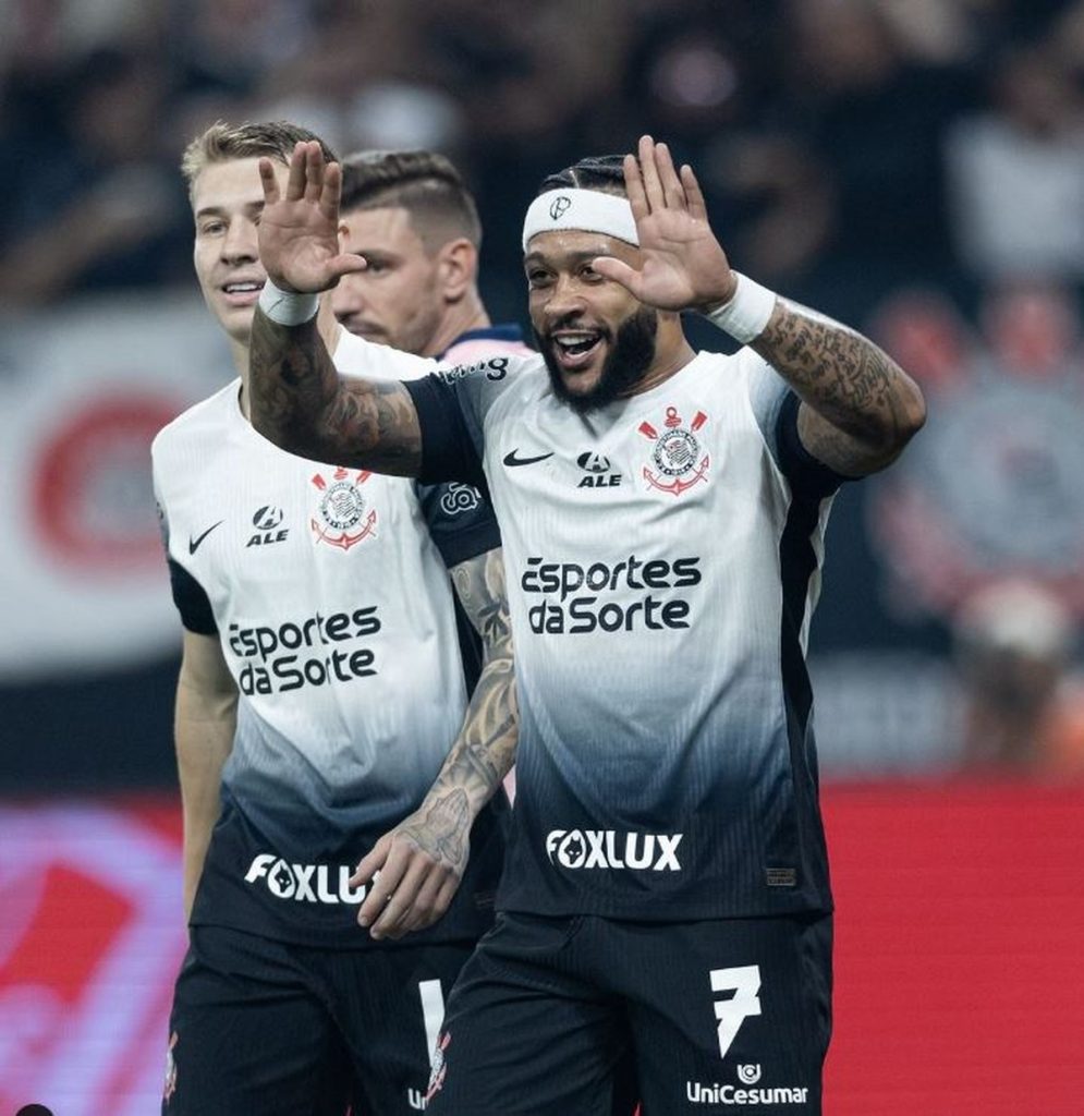 Saída de Memphis se destaca como solução para cortar gastos no Corinthians