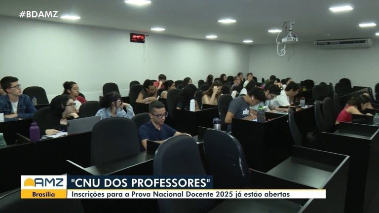 Sem verba, MEC faz 'compra escalonada' de livros focando em português e matemática para 2026