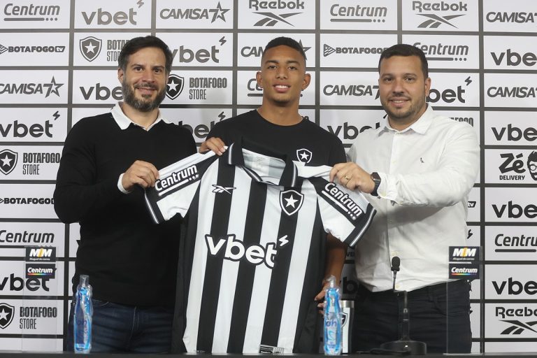 Ser maravilhoso usar esta camisa